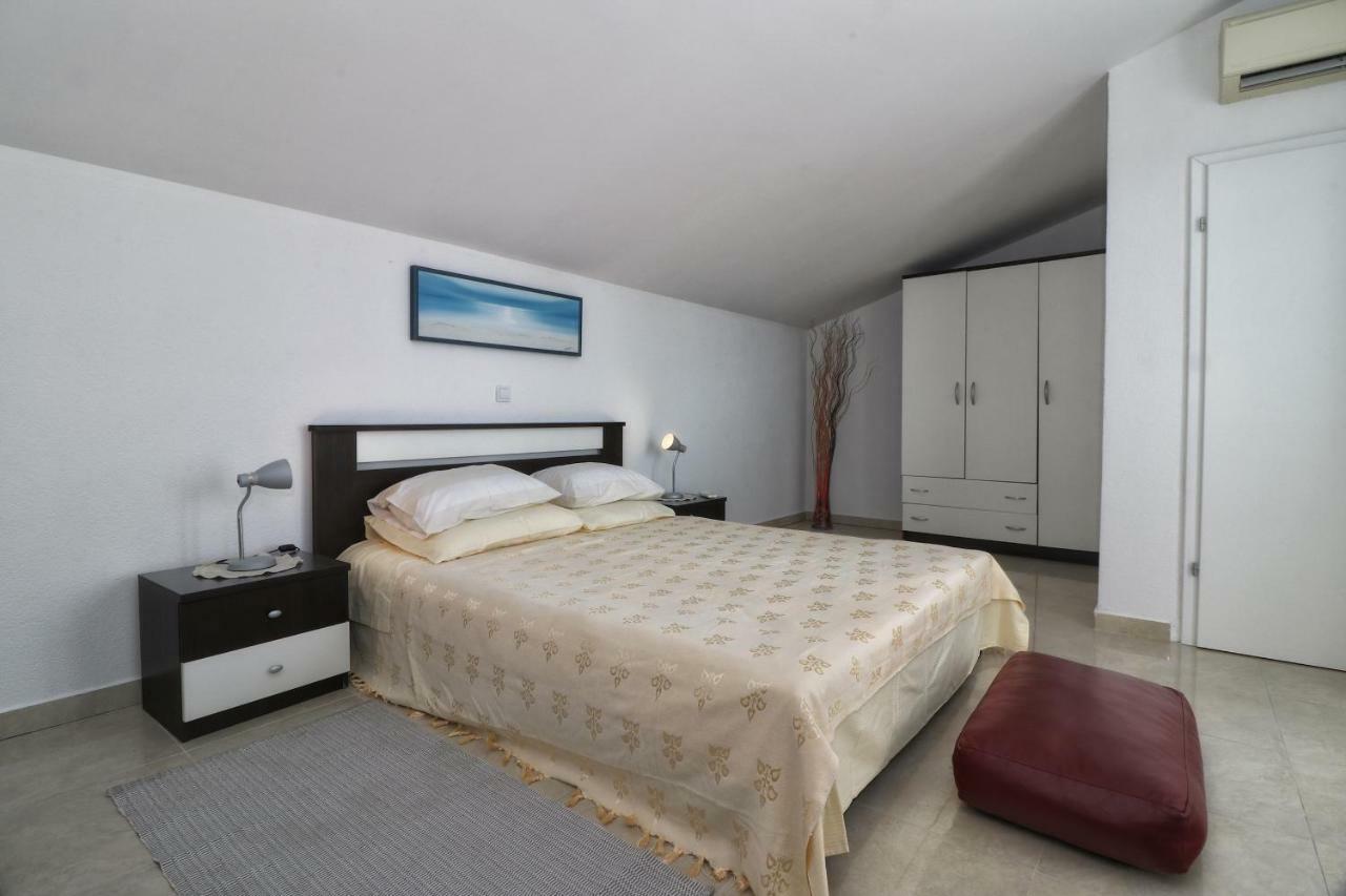 Apartments Link Rovinj Buitenkant foto